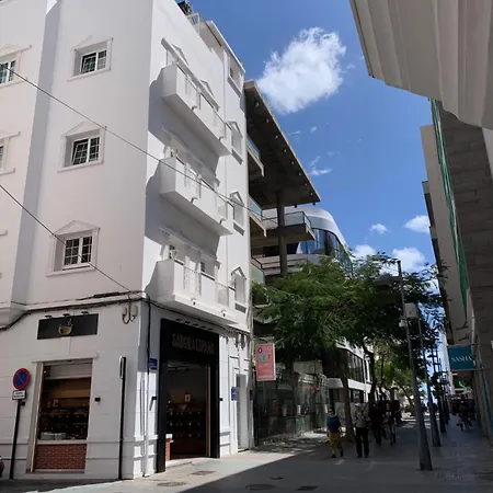 En C/ Leon Y Castillo * Arrecife (Lanzarote)